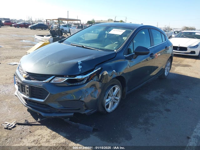 Chevrolet Cruze Lt Auto 2018 3G1BE6SM4JS654743 Image 2