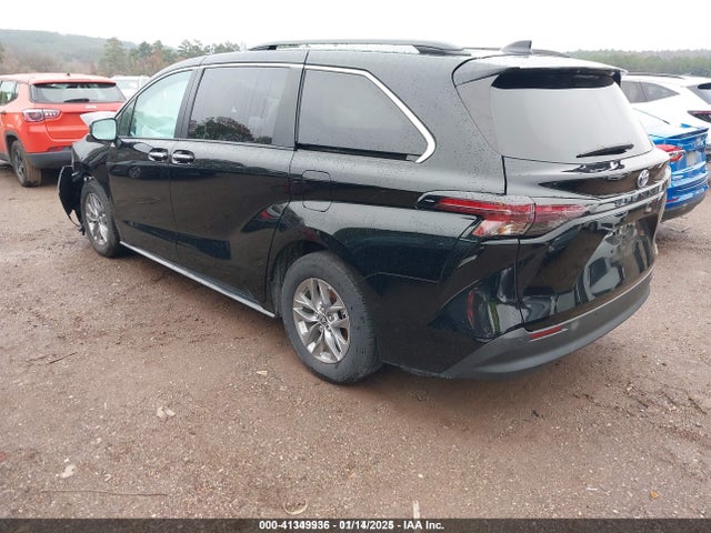 5TDYRKEC3RS205829 Toyota SIENNA XLE
