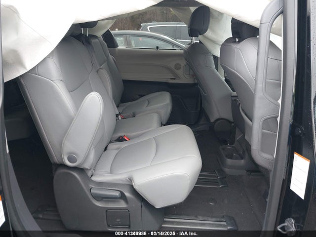 5TDYRKEC3RS205829 Toyota SIENNA XLE