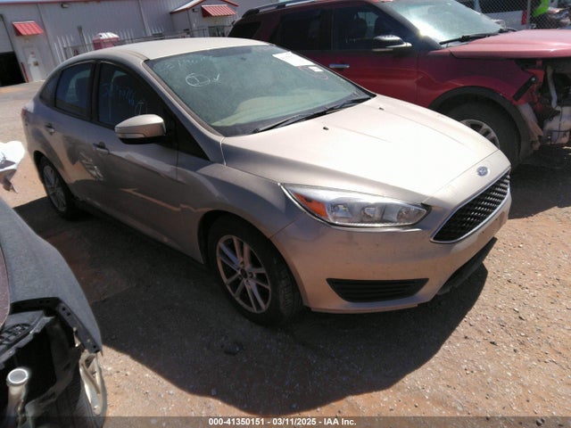 Ford FOCUS SE 2017 1FADP3F23HL291942 Image 1