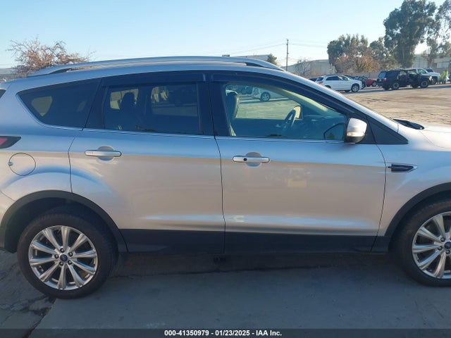 Ford Escape 2017 1FMCUOJ92HUE97793 Image 13