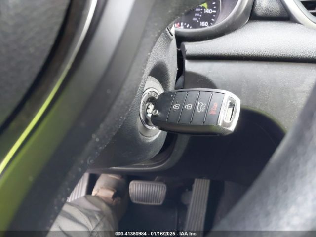 KNDPMCAC6J7485654 KIA Sportage Lx