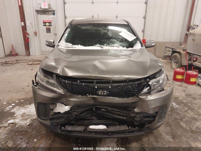 5XYKT3A6XEG545998 KIA SORENTO LX