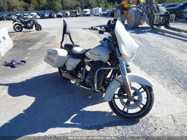 2016 HARLEY-DAVIDSON FLHX 1HD1KBM18GB685147