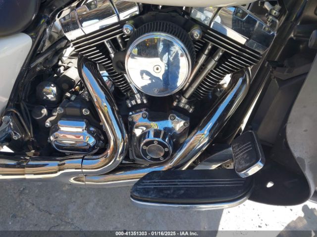 2016 HARLEY-DAVIDSON FLHX 1HD1KBM18GB685147 Photo 7