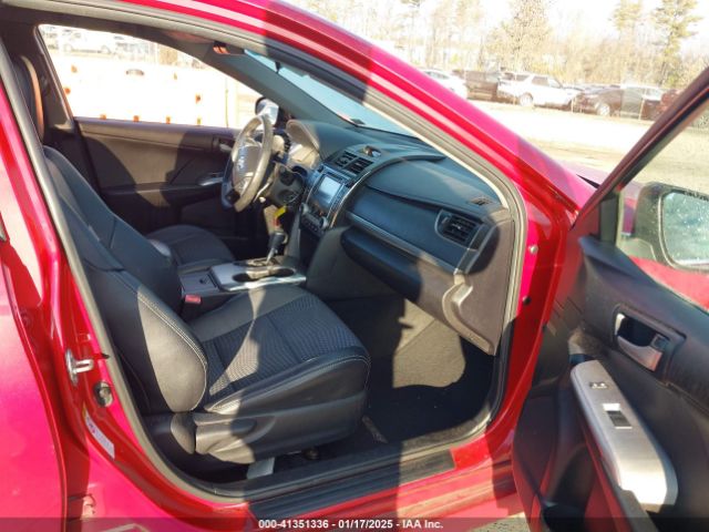 4T1BF1FK1EU824929 Toyota CAMRY SE