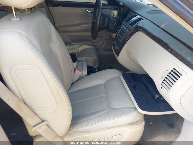 2009 CADILLAC DTS 1G6KD57Y39U122186 Photo 4