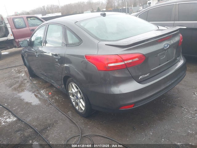 Ford FOCUS SE 2015 1FADP3F26FL338443 Image 3