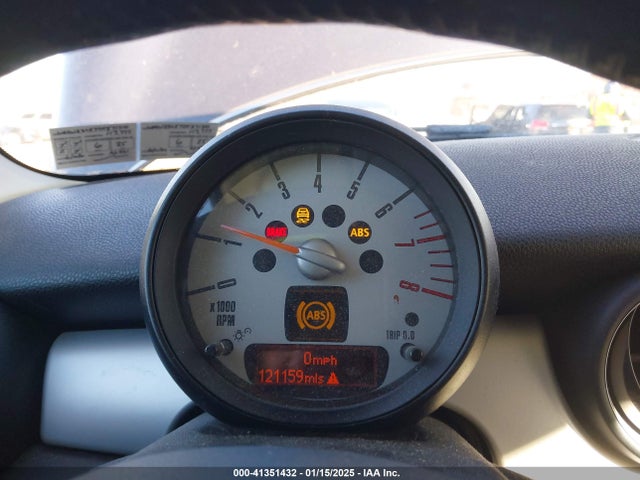 2013 MINI CLUBMAN WMWZF3C57DT571310 Photo 6