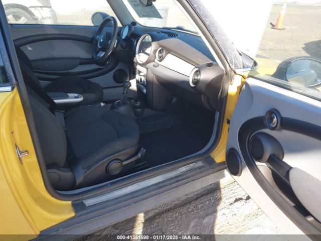 2008 MINI COOPER WMWMF33568TT61894 Photo 4
