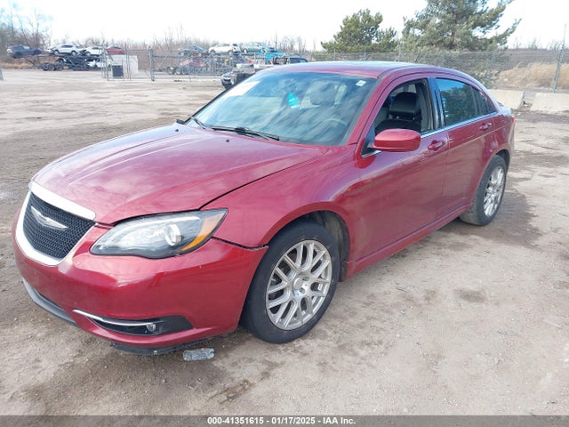 Chrysler 200 Limited 2014 1C3CCBCGXEN197489 Image 2