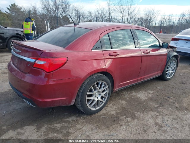 Chrysler 200 Limited 2014 1C3CCBCGXEN197489 Image 4