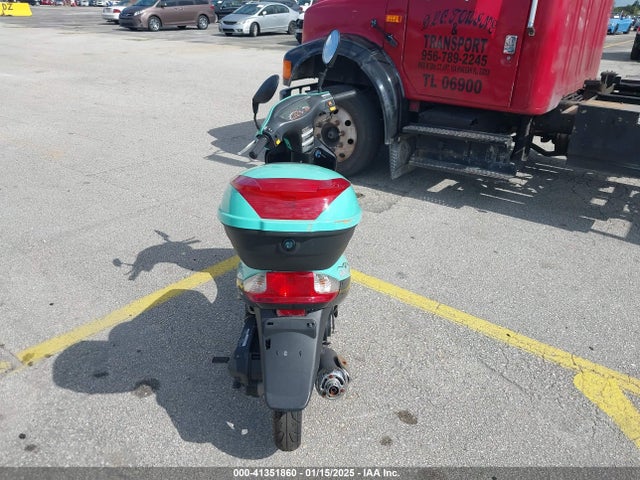 2022 ZHIW 49CC SCOOTER LT4Z1NAA8NZ001039 Photo 5