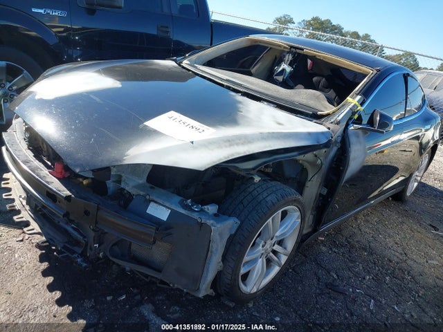 2014 TESLA MODEL S 5YJSA1H17EFP53669 Photo 1