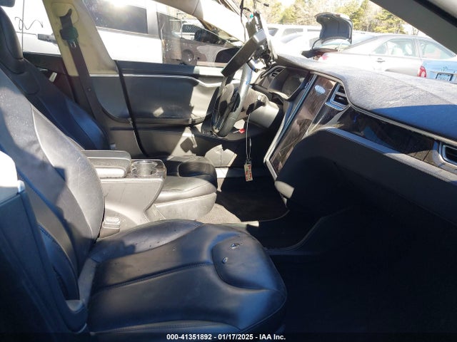 2014 TESLA MODEL S 5YJSA1H17EFP53669 Photo 4