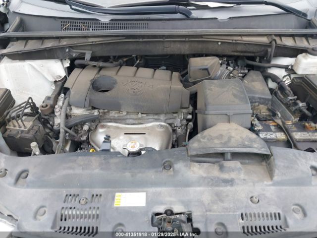 5TDZARFH3KS054379 Toyota Highlander Le