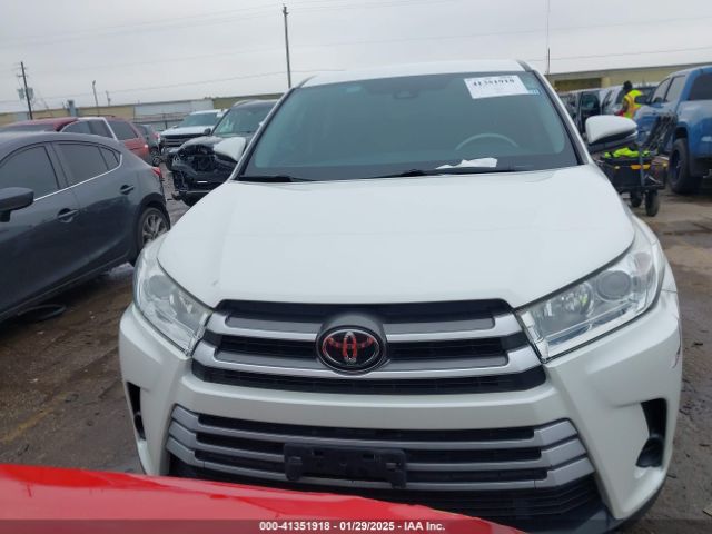 5TDZARFH3KS054379 Toyota Highlander Le