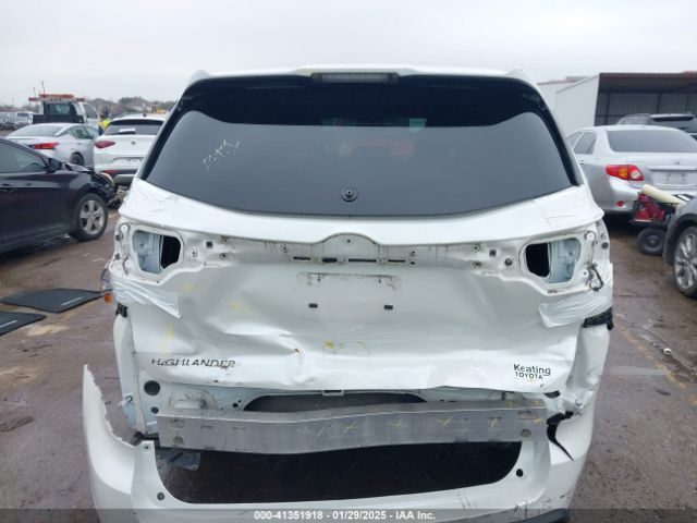 5TDZARFH3KS054379 Toyota Highlander Le