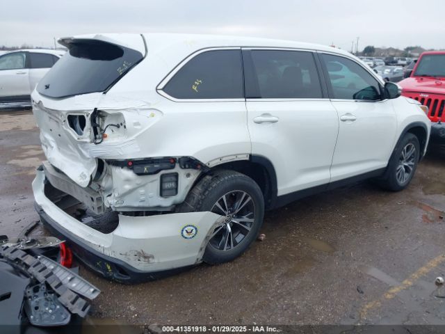 5TDZARFH3KS054379 Toyota Highlander Le