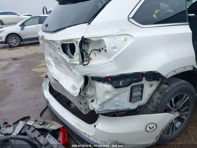 5TDZARFH3KS054379 Toyota Highlander Le
