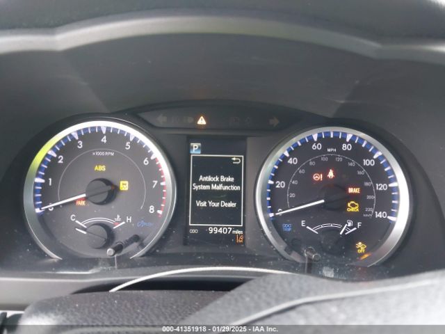 5TDZARFH3KS054379 Toyota Highlander Le