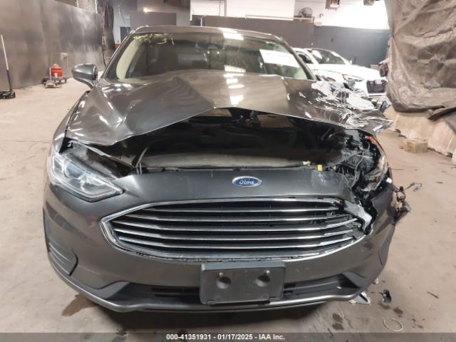 3FA6P0LU6KR157965 Ford Fusion Hybrid Se