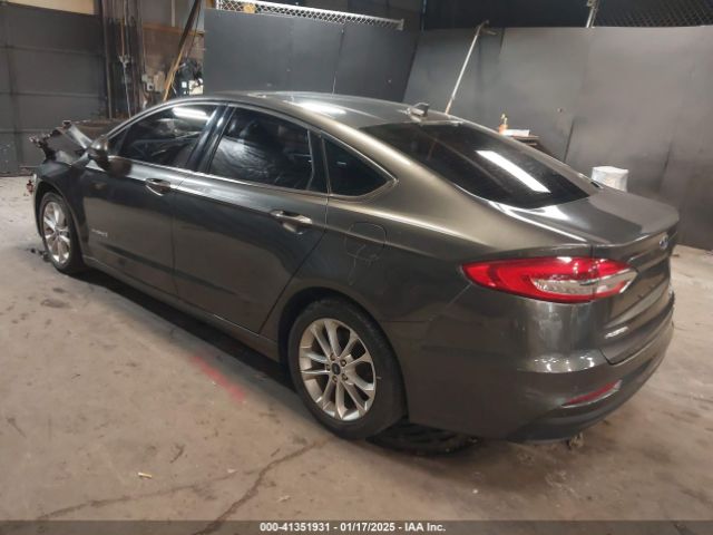 3FA6P0LU6KR157965 Ford Fusion Hybrid Se