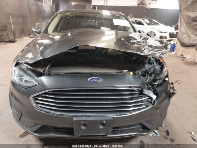 3FA6P0LU6KR157965 Ford Fusion Hybrid Se