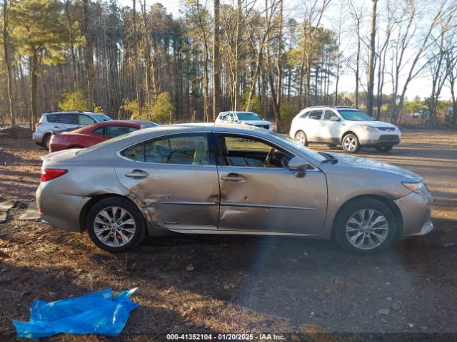 JTHBW1GG7F2079713 Lexus ES 300H