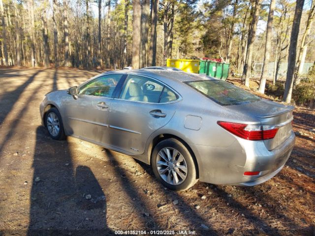 JTHBW1GG7F2079713 Lexus ES 300H