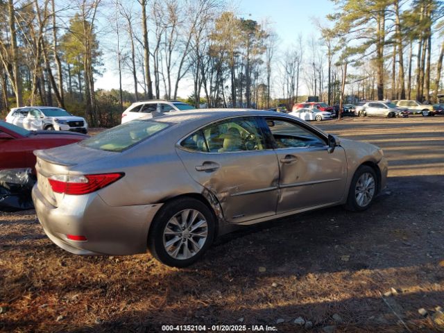 JTHBW1GG7F2079713 Lexus ES 300H