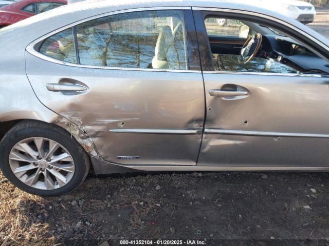 JTHBW1GG7F2079713 Lexus ES 300H