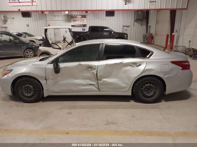 Nissan Altima 2.5 S 2018 1N4AL3APXJC111640 Image 14