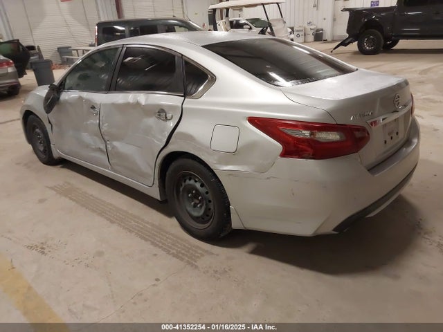 Nissan Altima 2.5 S 2018 1N4AL3APXJC111640 Image 3