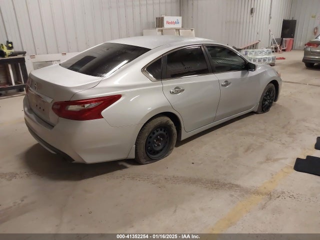 Nissan Altima 2.5 S 2018 1N4AL3APXJC111640 Image 4
