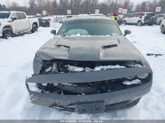 2C3CDZGG7JH288965 Dodge Challenger Gt Awd