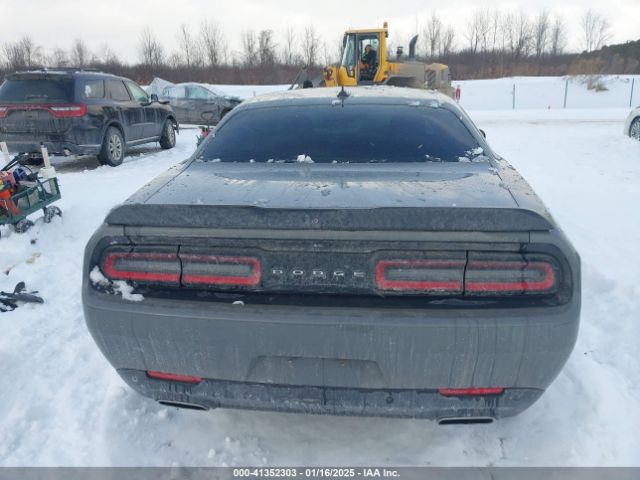 2C3CDZGG7JH288965 Dodge Challenger Gt Awd