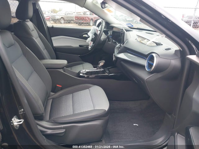 KL77LHE25RC216739 Chevrolet Trax Fwd Lt