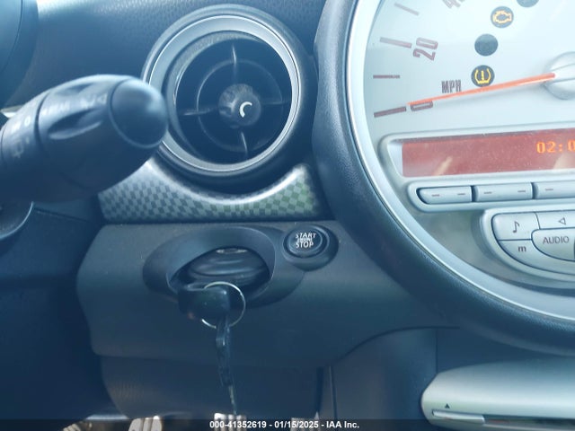 2009 MINI COOPER S CLUBMAN WMWMM33559TP74672 Photo 10