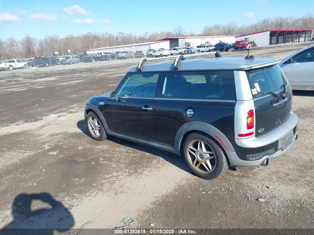 2009 MINI COOPER S CLUBMAN WMWMM33559TP74672 Photo 2