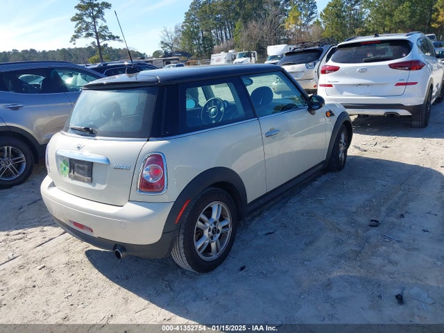 2013 MINI HARDTOP WMWSU3C58DT370507 Photo 3