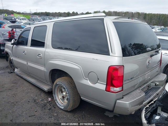 2005 CADILLAC ESCALADE ESV 3GYFK66N55G224467 Photo 2