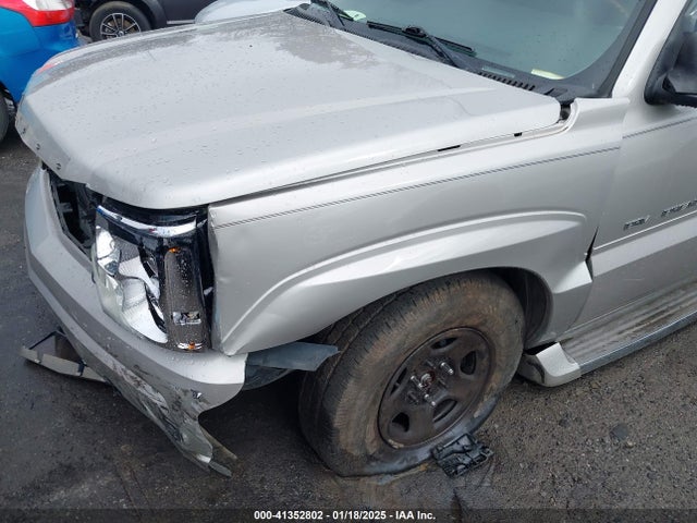 2005 CADILLAC ESCALADE ESV 3GYFK66N55G224467 Photo 5