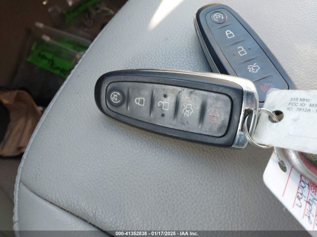 1FMCU9J96GUC47962 Ford Escape Titanium