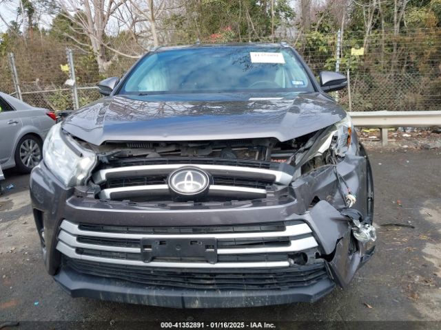 5TDKZRFH0JS544190 Toyota Highlander Xle