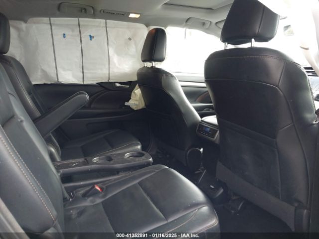 5TDKZRFH0JS544190 Toyota Highlander Xle