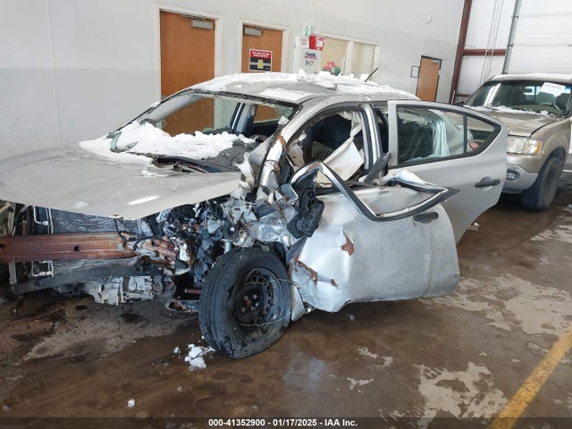 Nissan Versa 1.6 S 2017 3N1CN7AP1HL857075 Image 2