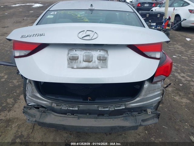 Hyundai ELANTRA SE 2014 5NPDH4AE3EH506928 Image 17
