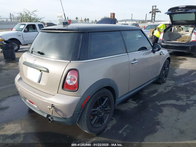 2013 MINI HARDTOP WMWSU3C58DT374833 Photo 3