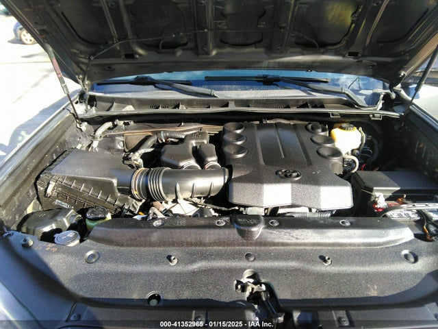Toyota 4RUNNER SR5 2014 JTEBU5JR2E5167909 Image 10